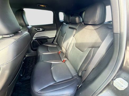 Used 2023 Jeep Compass Latitude image 20