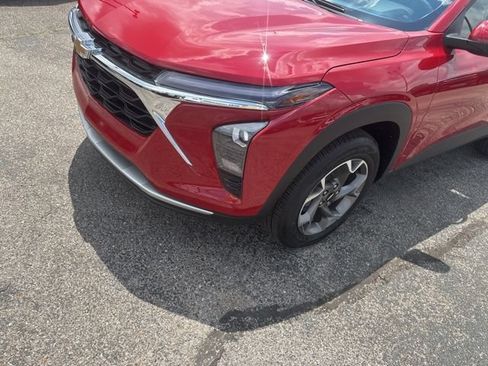 New 2026 Chevrolet Trax LT w/ Driver Confidence Package FWD image 9