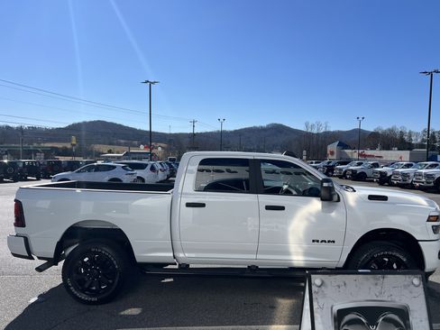 Used 2025 RAM 2500 Big Horn image 4