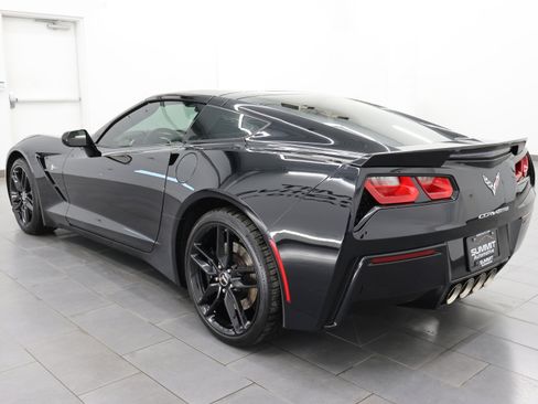 Used 2015 Chevrolet Corvette Stingray Coupe image 6