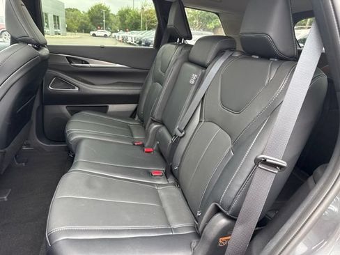 Certified 2024 INFINITI QX60 Luxe w/ Vision Package AWD/4WD image 6