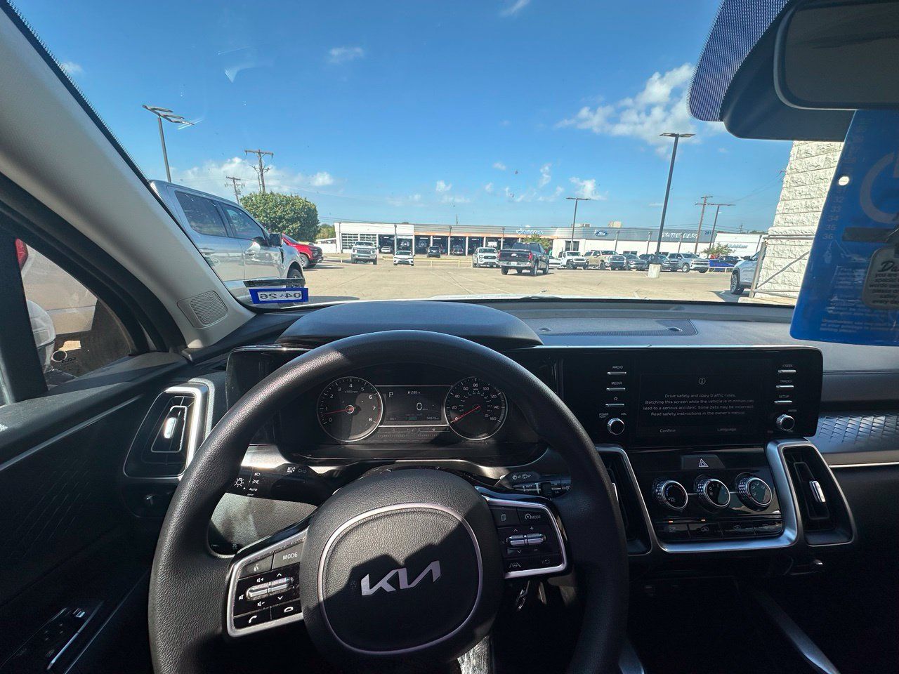 Used 2023 Kia Sorento LX FWD image 15