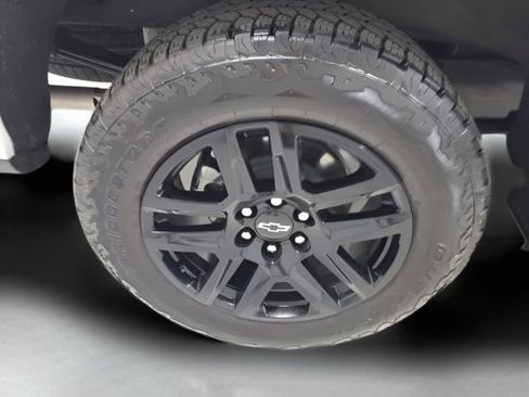 Used 2026 Chevrolet Silverado 1500 LT Trail Boss w/ Convenience Package II AWD/4WD image 11