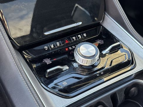 Used 2023 Jeep Wagoneer Series II w/ Convenience Group I image 28