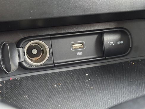 Certified 2025 Kia Soul LX w/ LX Technology Package image 22