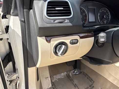 Used 2012 Volkswagen Eos Lux image 34