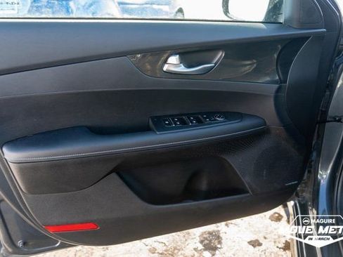 Used 2023 Kia Forte GT-Line w/ GT-Line Premium Package image 17