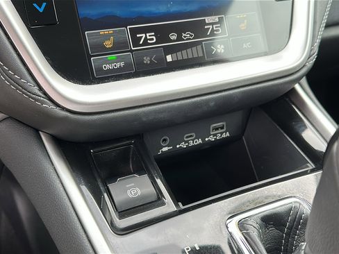 Used 2023 Subaru Outback Premium image 16