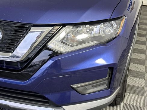 Used 2020 Nissan Rogue SV image 9