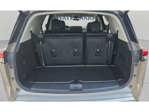 Certified 2025 Nissan Pathfinder Platinum w/ Cargo Package AWD/4WD image 20