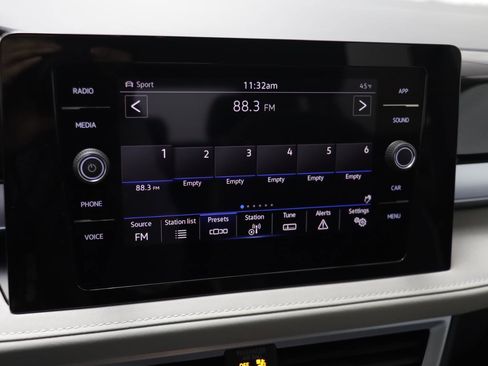 New 2026 Volkswagen Taos SE image 8