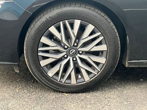 Used 2025 Nissan Altima 2.5 SV FWD image 31