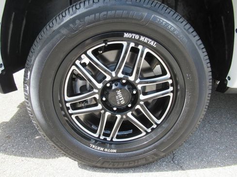 Used 2022 RAM 1500 Limited AWD/4WD image 8