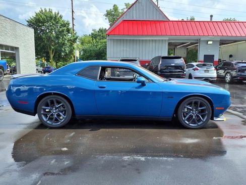 Used 2023 Dodge Challenger R/T w/ Plus Package image 6