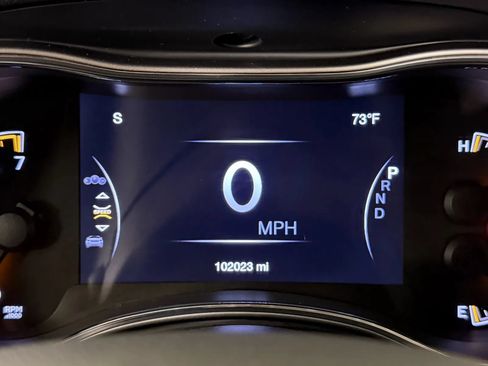 Used 2019 Jeep Grand Cherokee Altitude AWD/4WD image 18