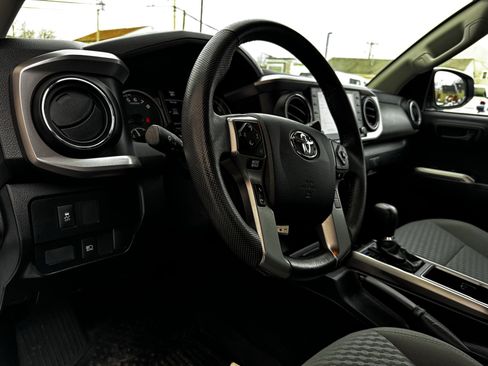 Used 2021 Toyota Tacoma SR5 image 12