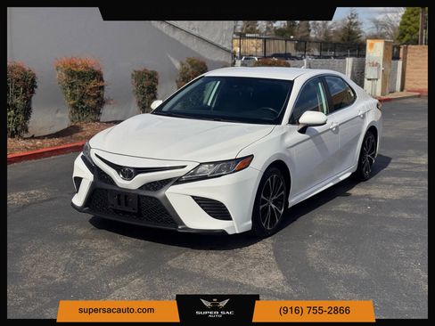 Used 2019 Toyota Camry SE FWD image 1