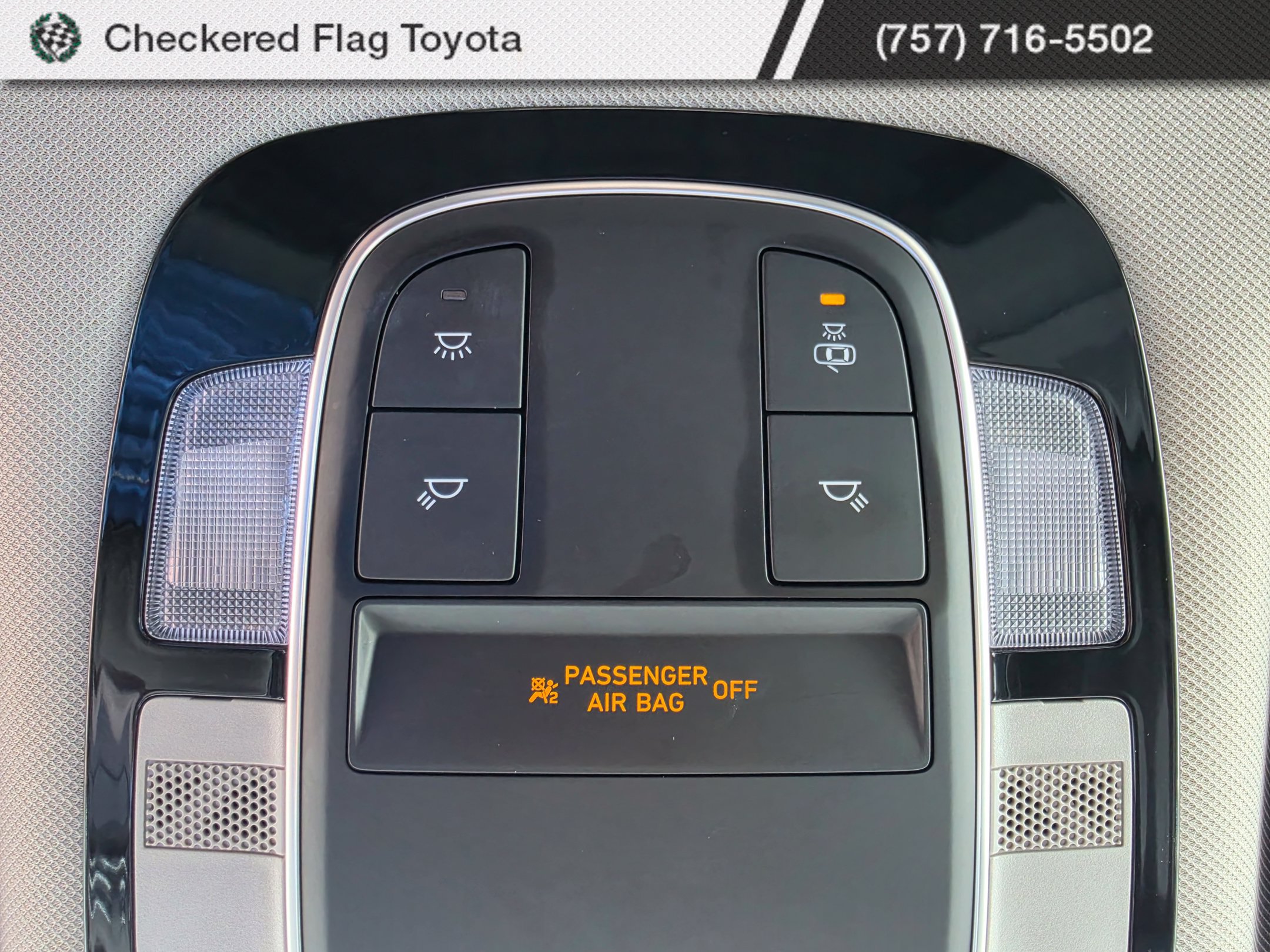 Used 2023 Hyundai Santa Fe SE AWD/4WD image 9