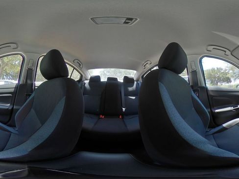 Used 2025 Nissan Versa SV FWD image 39