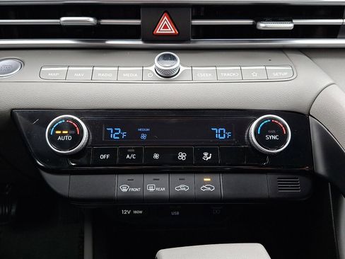 Certified 2024 Hyundai Elantra SEL image 15