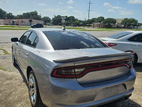 Used 2015 Dodge Charger SE w/ Popular Equipment Group RWD image 17