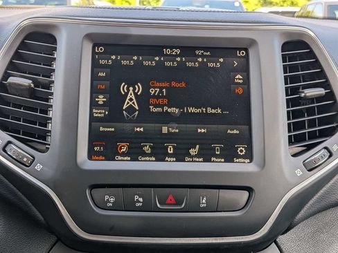 Used 2023 Jeep Cherokee Altitude Lux AWD/4WD image 17