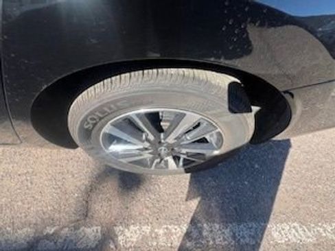 Used 2025 Nissan Versa SV image 11