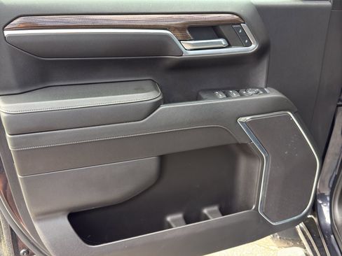 Used 2023 Chevrolet Silverado 1500 RST w/ Z71 Off-Road Package image 9