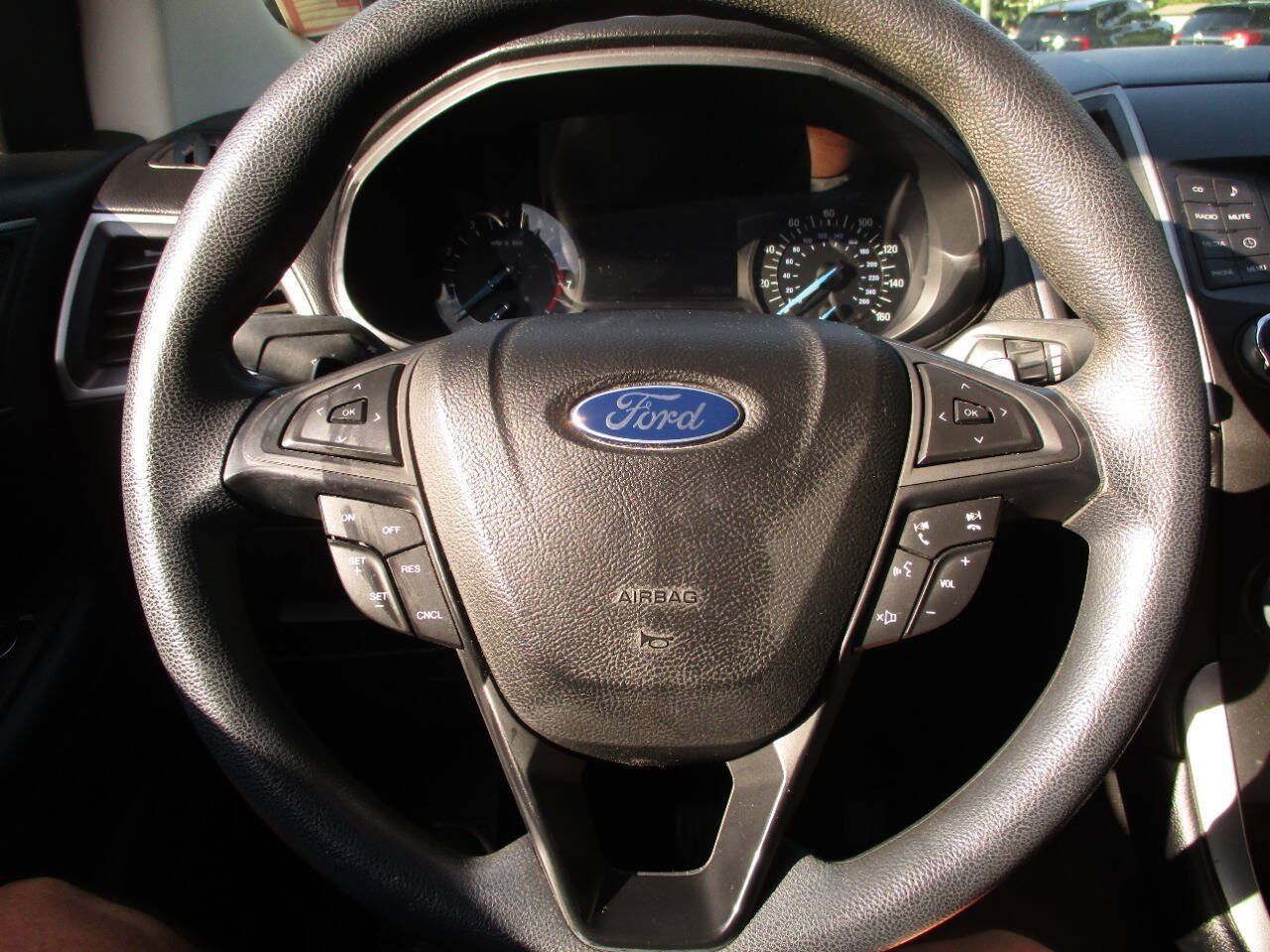 Used 2017 Ford Edge SE w/ Cargo Accessory Package FWD image 23
