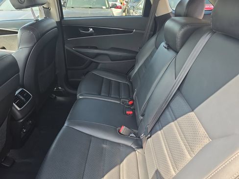 Used 2020 Kia Sorento EX FWD image 21