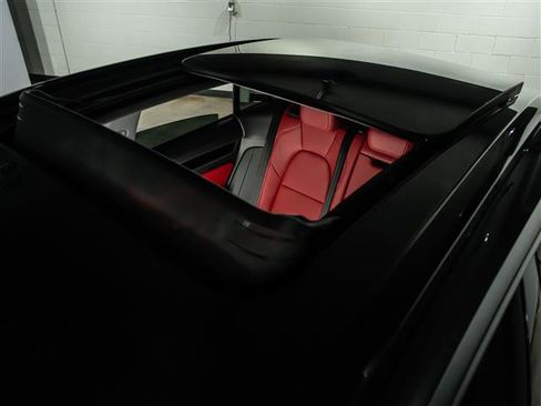 Used 2025 Porsche Macan Electric image 18