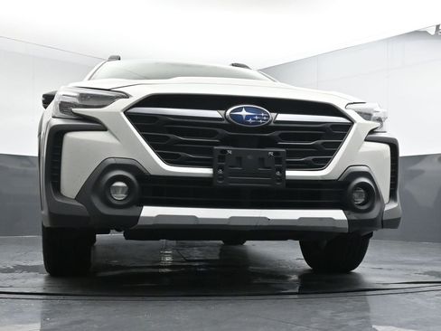 Used 2023 Subaru Outback Limited image 19