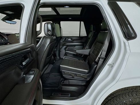 Certified 2025 GMC Yukon AT4 Ultimate AWD/4WD image 24
