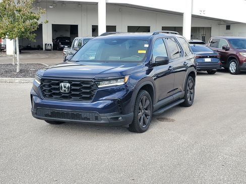 Used 2023 Honda Pilot Sport image 8