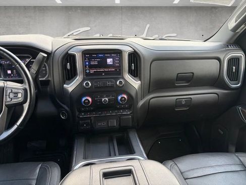 Used 2021 GMC Sierra 2500 Denali w/ Denali Black Diamond Edition AWD/4WD image 3