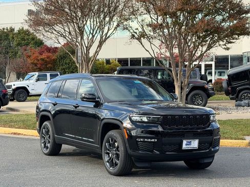 New 2025 Jeep Grand Cherokee L Limited image 1