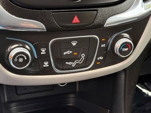 Used 2020 Chevrolet Equinox LS w/ LPO, Cargo Package AWD/4WD image 24