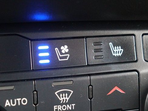 Used 2024 Dodge Durango GT image 16