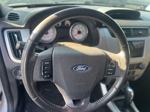 Used 2010 Ford Focus SEL image 12
