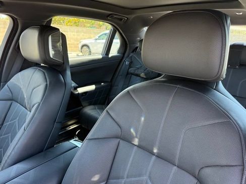 Used 2023 BMW i7 xDrive60 AWD/4WD image 20