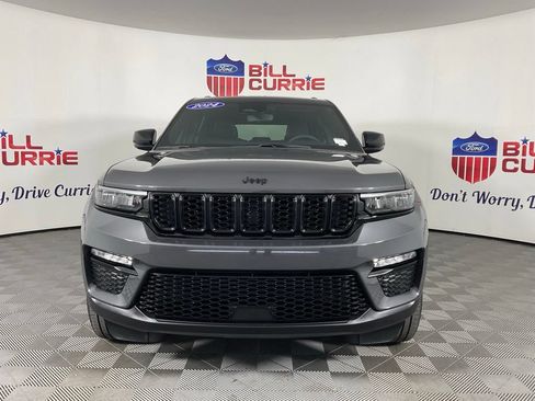 Used 2024 Jeep Grand Cherokee Limited w/ Black Appearance Package AWD/4WD image 8