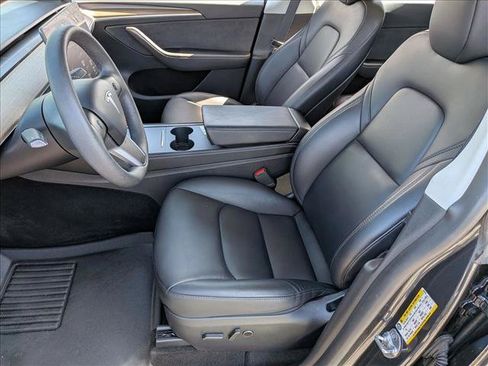 Used 2024 Tesla Model Y 2WD image 22