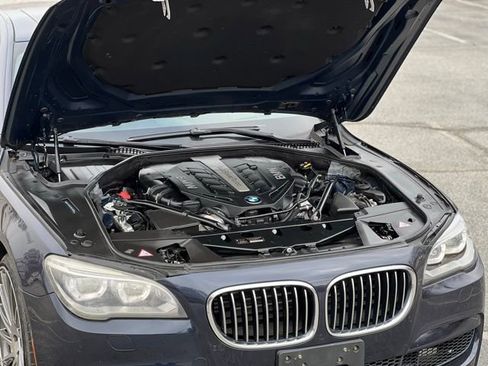 Used 2014 BMW 750Li xDrive image 44