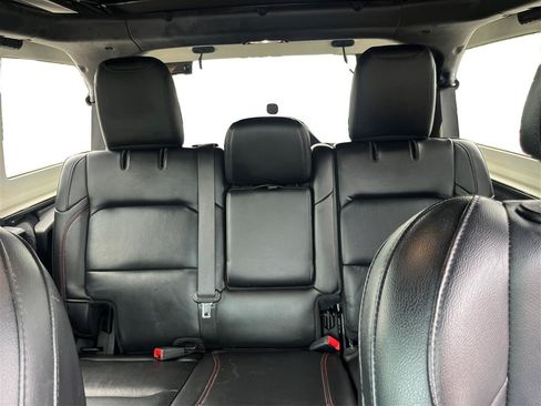 Used 2019 Jeep Wrangler Unlimited Rubicon AWD/4WD image 14