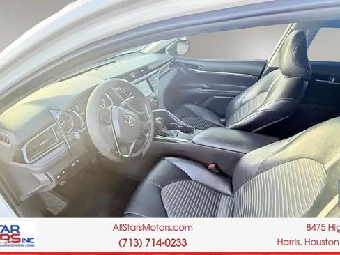 Used 2020 Toyota Camry SE w/ Carpet Mat Package FWD image 15