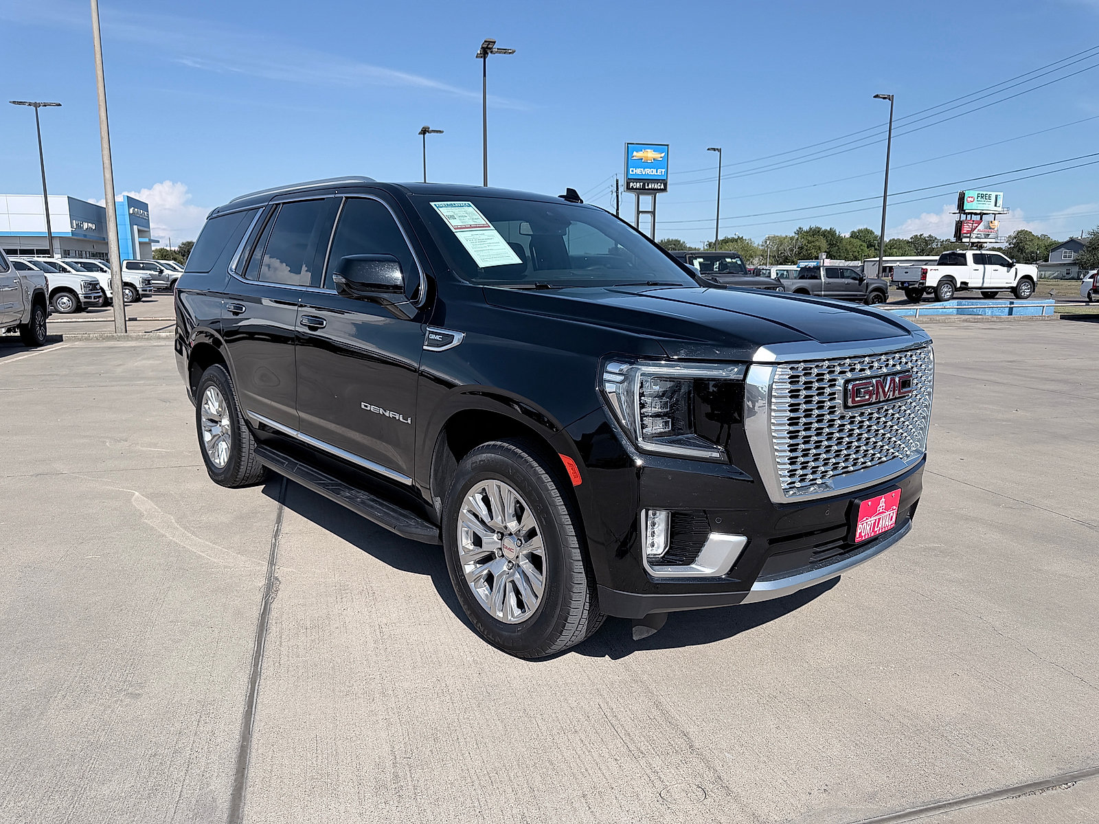 Used 2024 GMC Yukon Denali AWD/4WD image 1