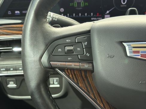 Certified 2022 Cadillac Escalade Premium Luxury image 20