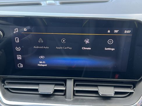 Used 2025 Chevrolet Trax ACTIV w/ Sunroof Package image 12