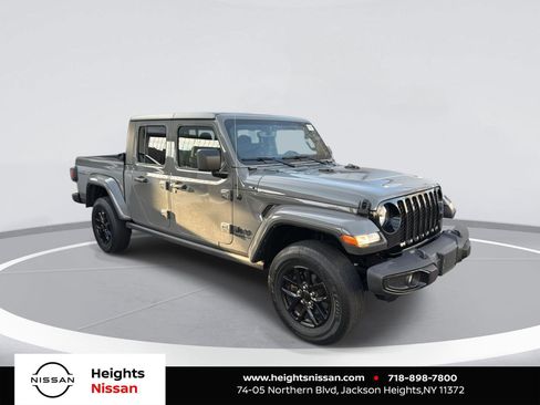Used 2022 Jeep Gladiator Sport image 1