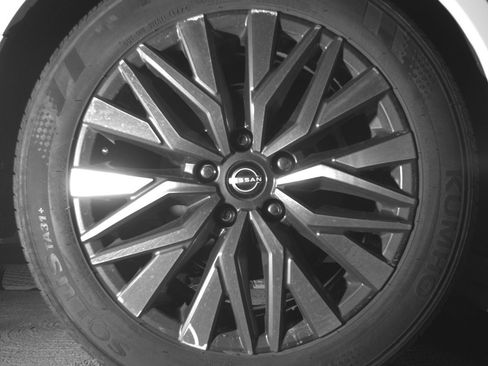 Used 2025 Nissan Altima 2.5 SV FWD image 15